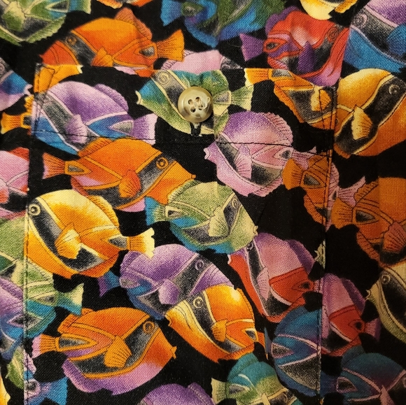 🏷= $1 Men's Tropical Fish Button Down - Picture 2 of 4